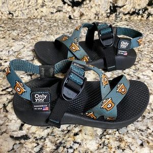 Youth Smokey the Bear 🐻 USA 🇺🇸 Chacos